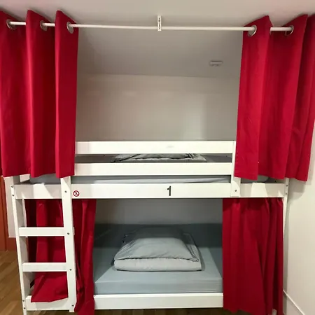Guest World