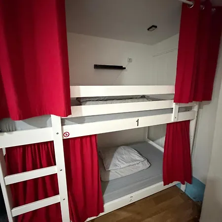 Guest World * Porto