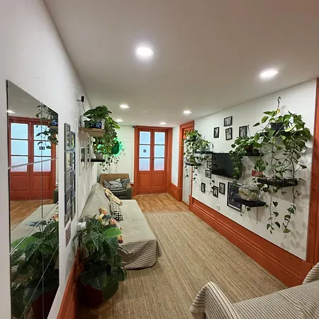 Guest World Hostel *