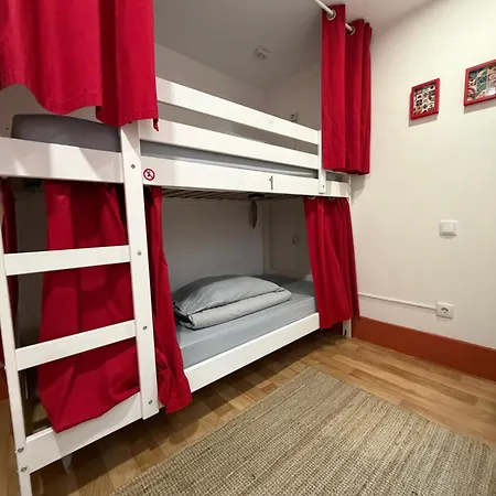 Guest World Hostel Porto