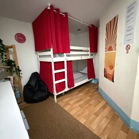 Hostel Guest World