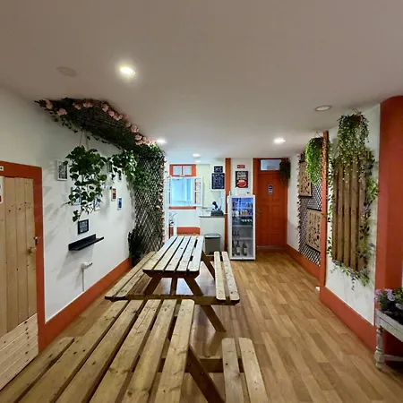 Guest World Hostel Porto